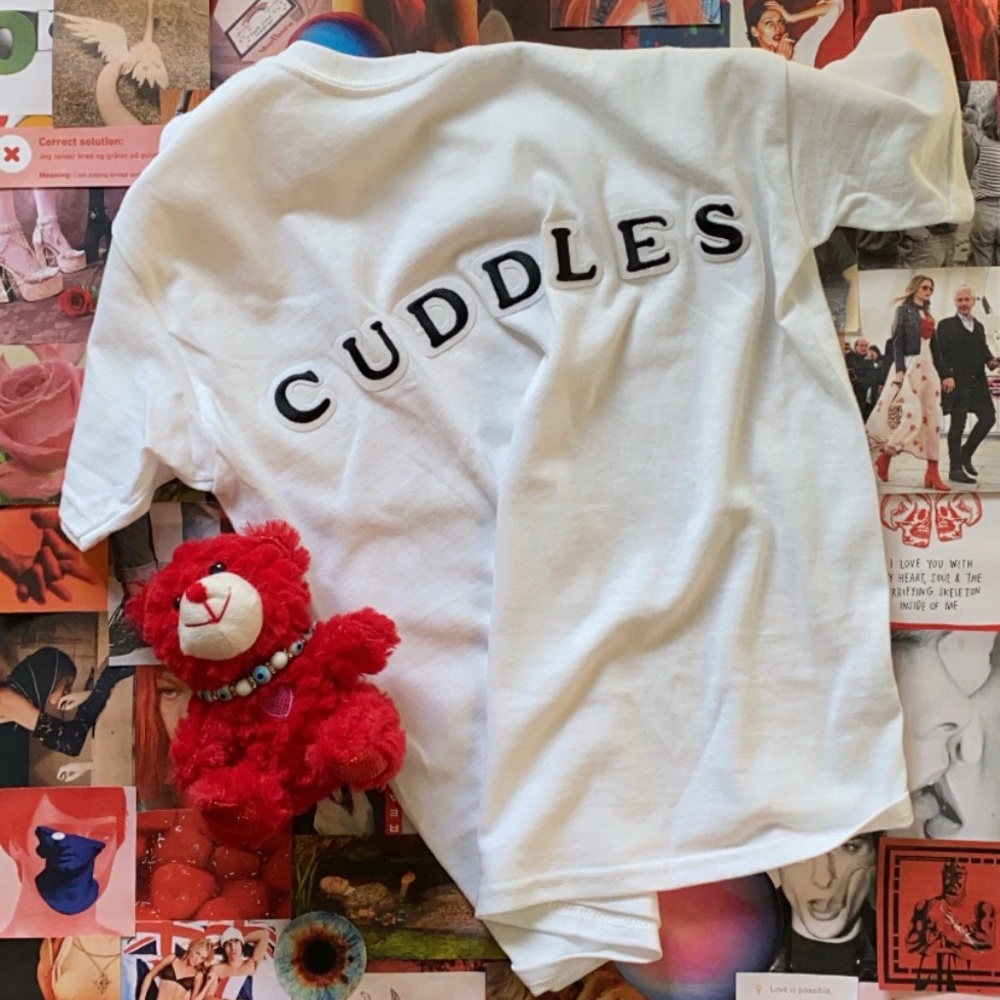 Cuddles T-shirt ☁️